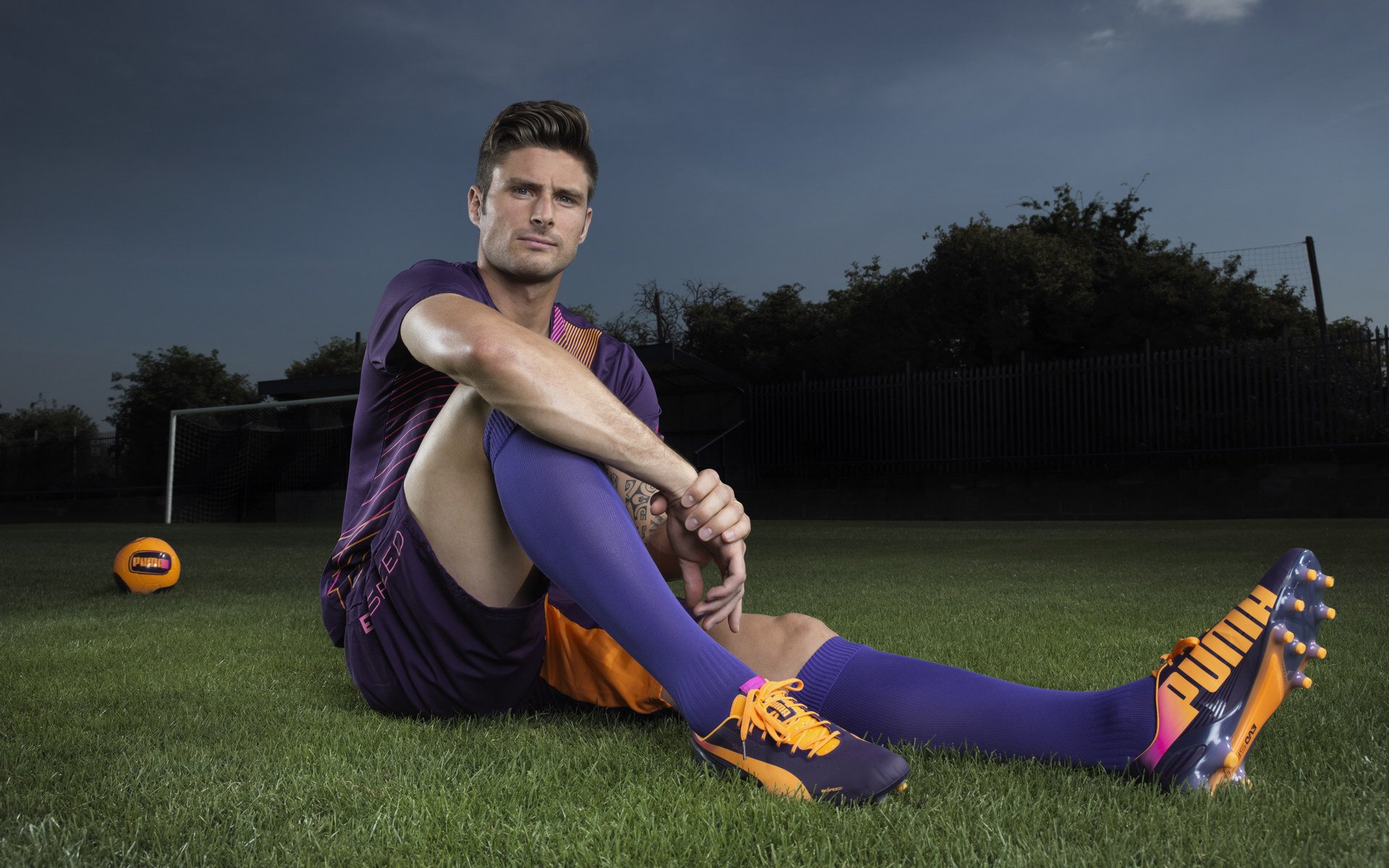 法甲精彩纷呈，比分2-1，比赛中精彩远射，控球时间55%，传球成功率82%